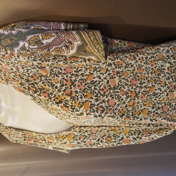 Lucky Floral Short-Sleeve V-Neck Top with Knot Women's Size S - 2/$20 - Picture 6 of 8